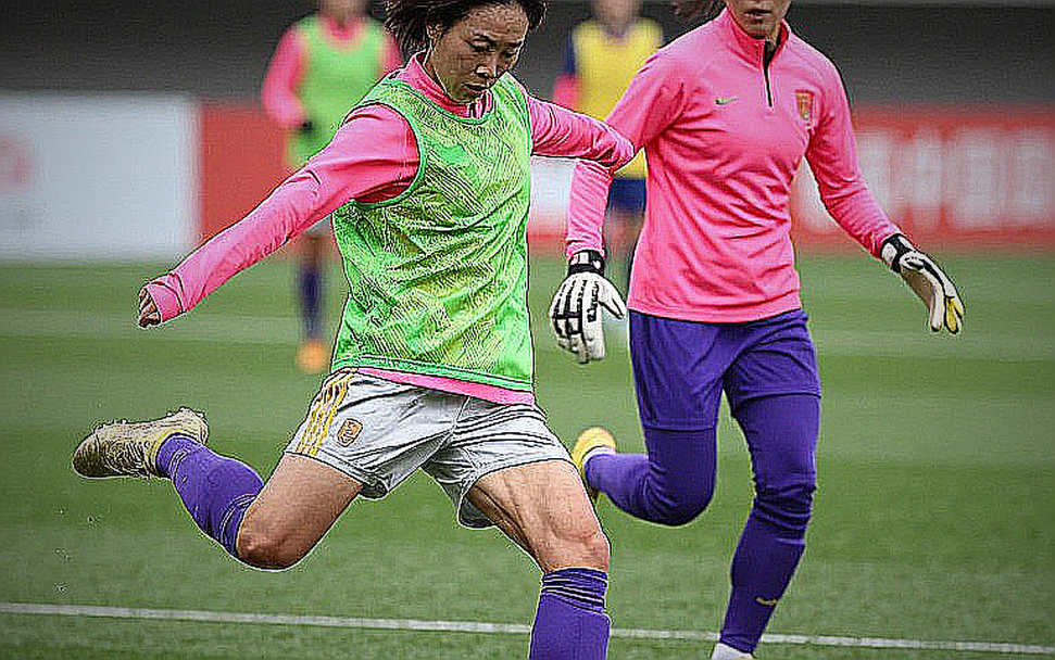 Tin chuyển nhượng rỗng dữ liệu: bộ lọc nào cho thị trường V.League?
