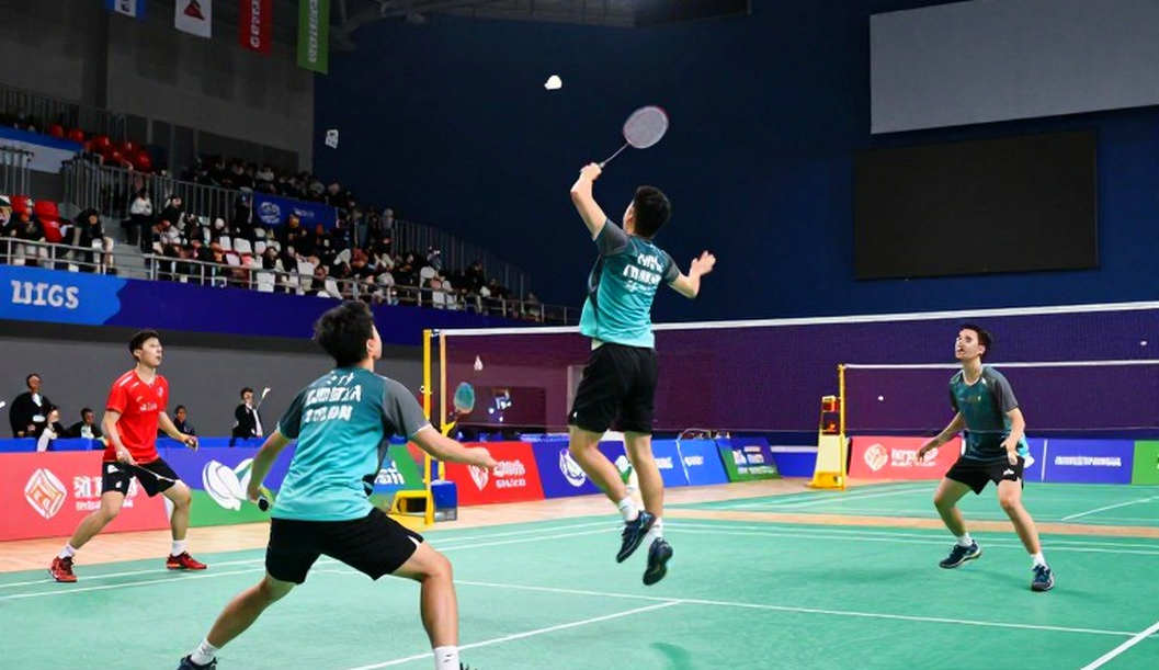 Alwi Farhan tập cùng Kento Momota trước Asian Games 2026: Tín hiệu từ đợt tập huấn cuối
