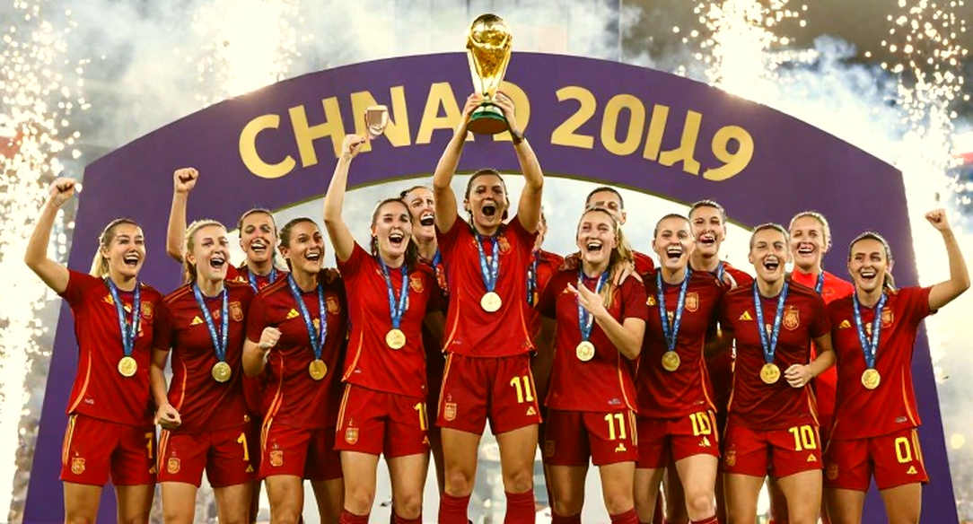Bản danh sách đăng ký Champions League và những lỗ hổng thông tin: Vụ Federico Chiesa ở Liverpool Bản danh sách đăng ký Champions League và những lỗ hổng thông tin: Vụ Federico Chiesa ở Liverpool