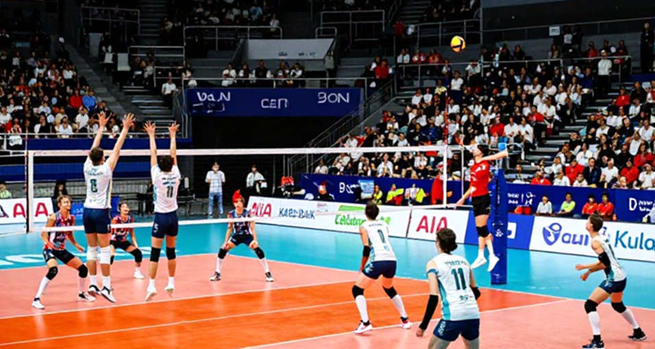VĐV 13 tuổi cao 2m10 của Qatar ghi 12 điểm ngày ra quân giải vô địch bóng chuyền châu Á