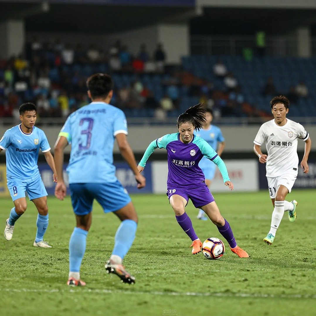 V.League: Cuộc tháo chạy được gọi tên là thành công