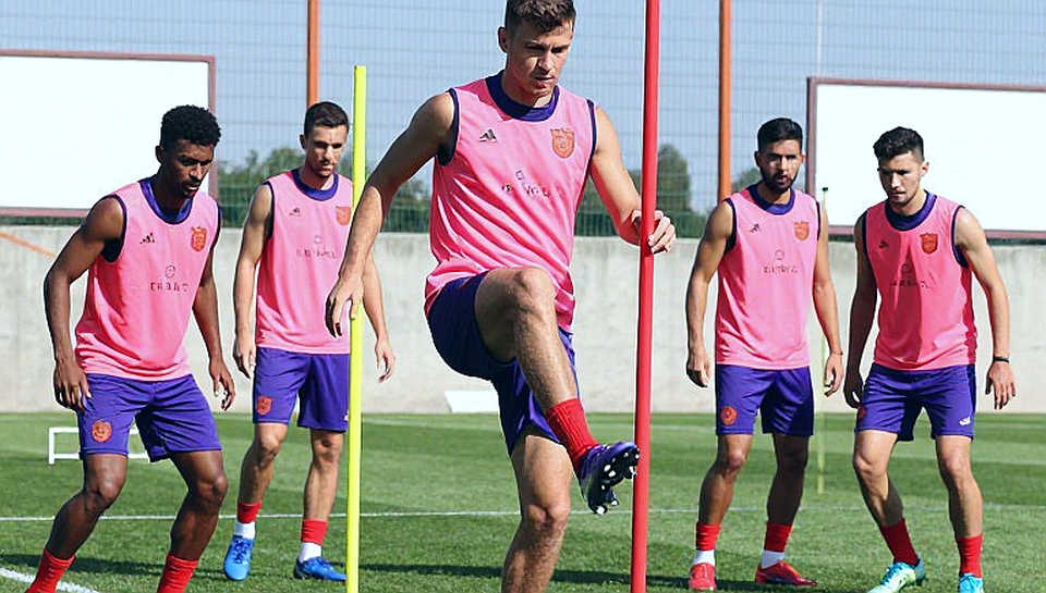 Kim Sang-sik trước Asian Cup: Cuộc đua với thời gian và giới hạn chiều sâu đội hình tuyển Việt Nam
